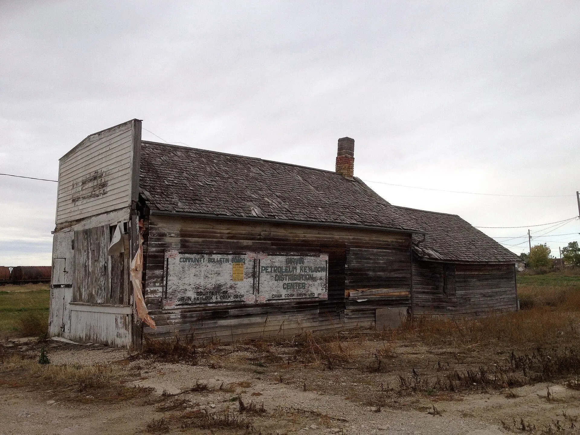 Abandoned Girvin Petroleum Keylock distribution building