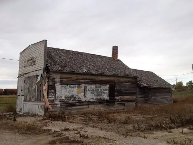 Abandoned Girvin Petroleum Keylock distribution building